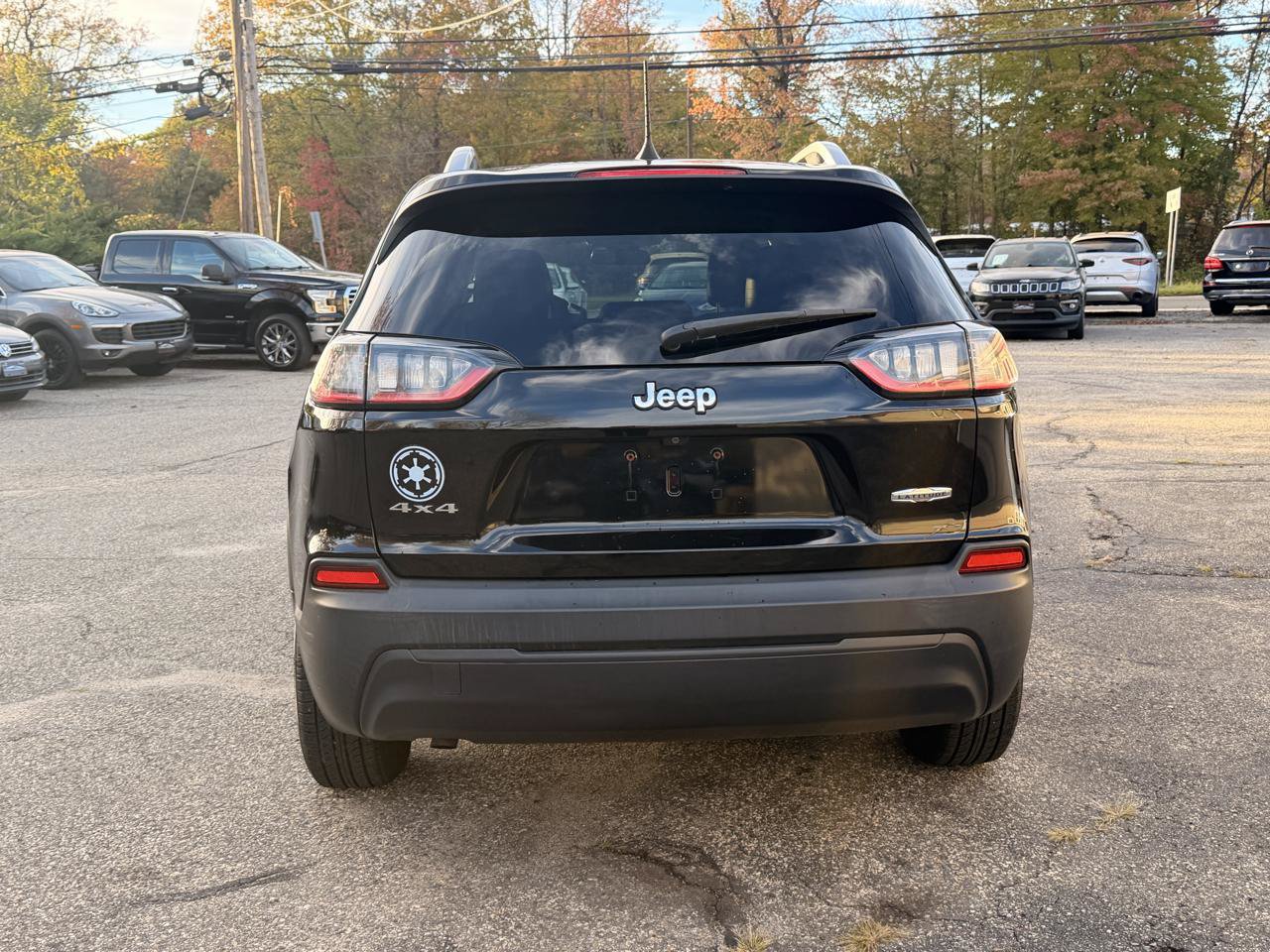 Used 2019 Jeep Cherokee Latitude Plus AWD/4WD image 6