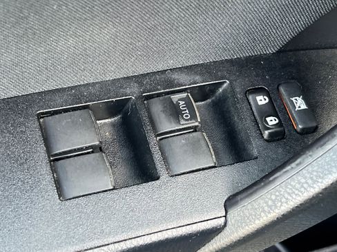 Used 2017 Toyota Corolla LE image 13