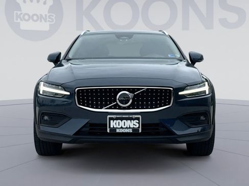 Used 2024 Volvo V60 B5 Cross Country Plus w/ Protection Package Premier AWD/4WD image 11