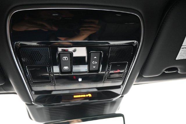 Used 2024 Land Rover Range Rover SV AWD/4WD image 10