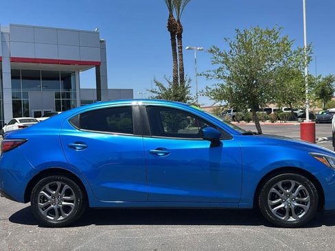 Used 2019 Toyota Yaris LE FWD image 9