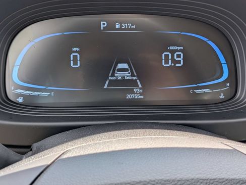 Used 2025 Hyundai Venue SEL FWD image 15