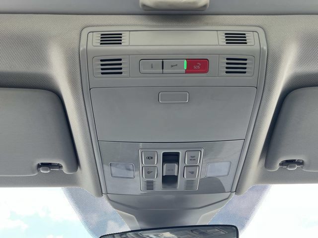 Used 2024 Volkswagen Jetta SE FWD image 33