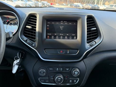 Used 2021 Jeep Cherokee Latitude image 19