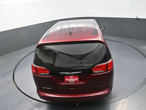 Used 2022 Chrysler Voyager LX FWD image 37