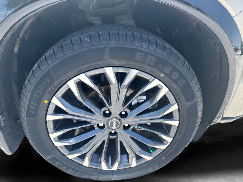 Used 2024 Nissan Rogue Platinum FWD image 44