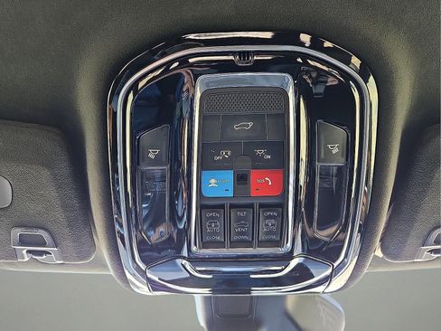 Used 2023 Jeep Grand Cherokee Summit AWD/4WD image 22