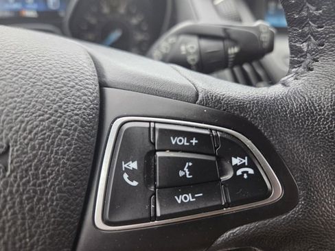 Used 2018 Ford Focus SE w/ Cold Weather Package image 10