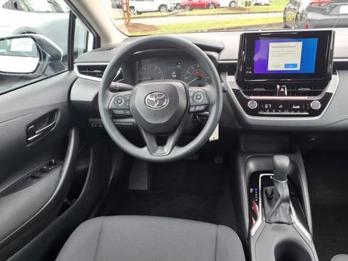 Used 2025 Toyota Corolla LE image 10