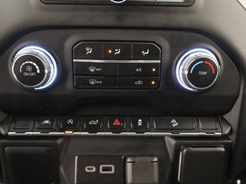 Used 2022 Chevrolet Silverado 1500 Custom Trail Boss AWD/4WD image 11