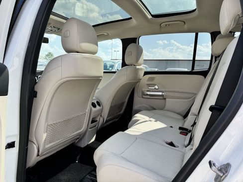 Certified 2022 Mercedes-Benz GLB 250 GLB 250 w/ Premium Package image 17