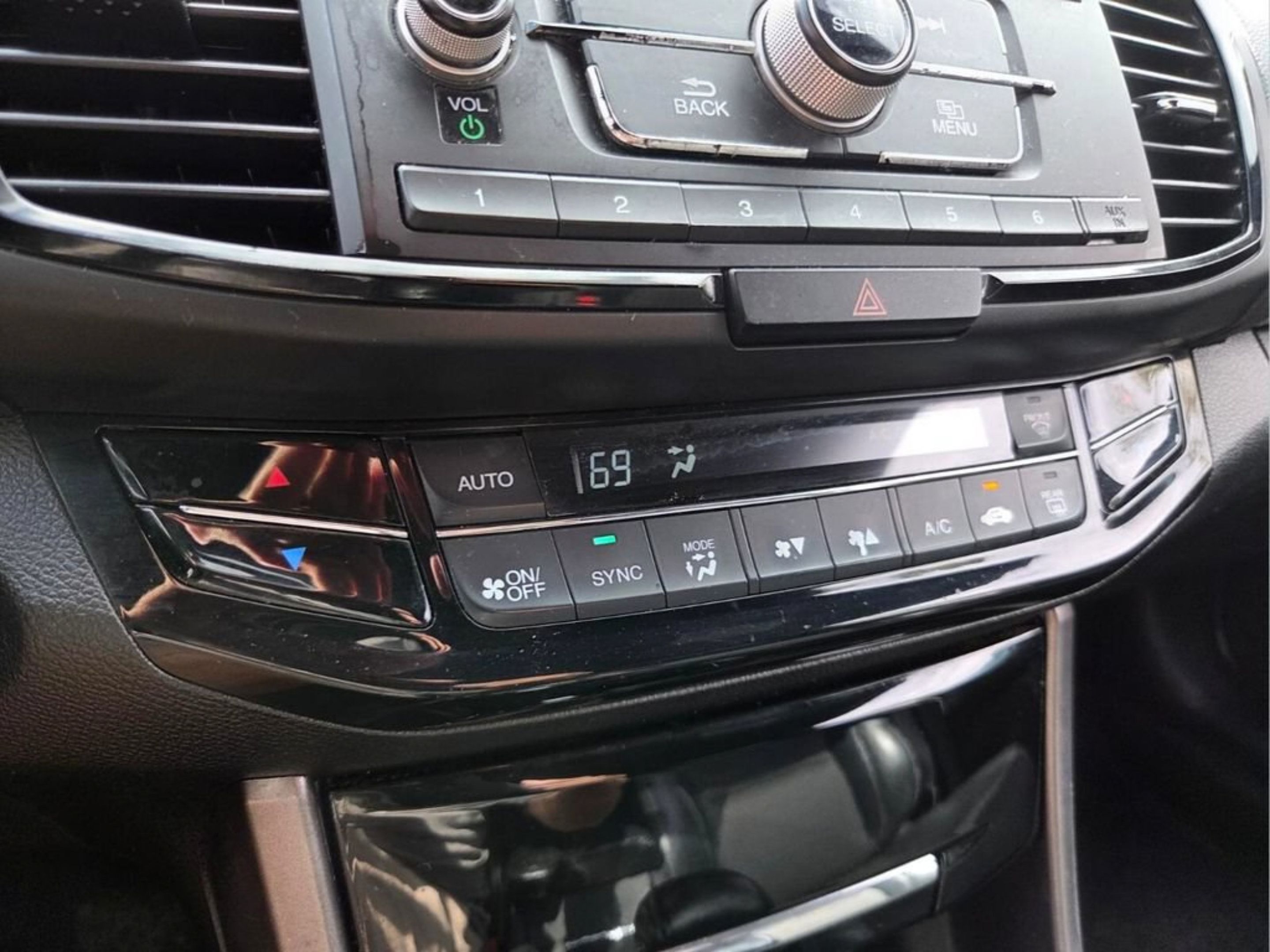 Used 2017 Honda Accord Sport image 23