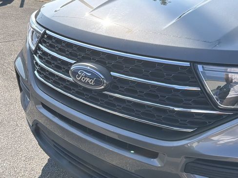 Used 2022 Ford Explorer XLT RWD image 5