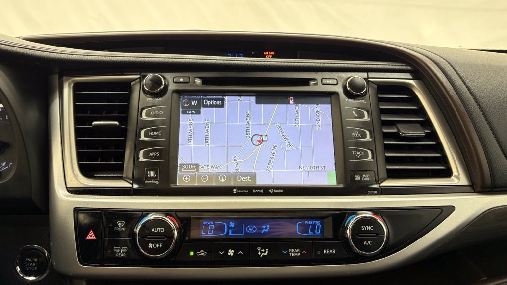 Used 2018 Toyota Highlander Limited AWD/4WD image 40
