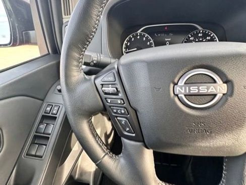 Certified 2024 Nissan Frontier SL w/ Technology Package AWD/4WD image 17