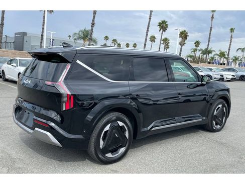Used 2026 Kia EV9 Land AWD/4WD image 5