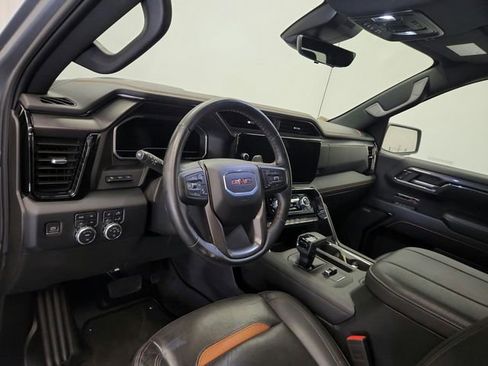 Used 2024 GMC Sierra 1500 AT4 w/ Technology Package AWD/4WD image 17