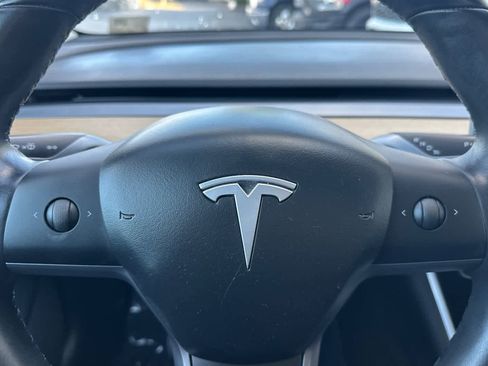 Used 2018 Tesla Model 3 Long Range image 24