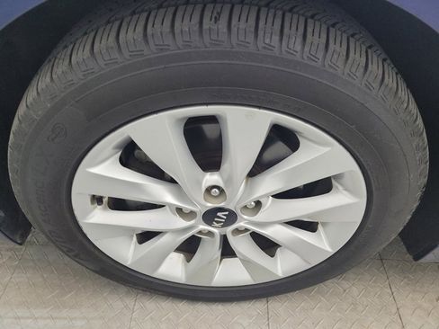 Used 2017 Kia Optima EX image 31