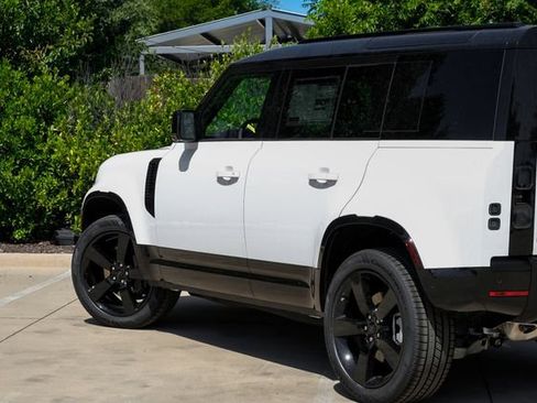 New 2026 Land Rover Defender 110 X-Dynamic SE AWD/4WD image 14