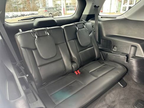 Used 2022 Ford Explorer XLT w/ Equipment Group 202A image 25