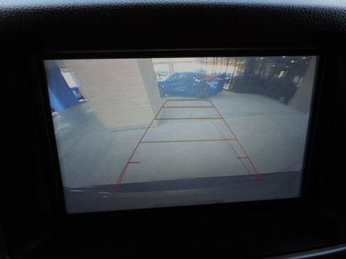 Used 2018 Chevrolet Tahoe LT w/ Luxury Package RWD image 29