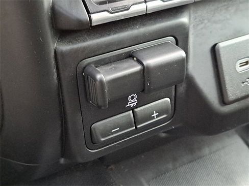 Used 2022 GMC Sierra 2500 Denali w/ Denali Ultimate Package image 9