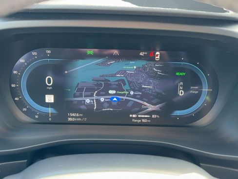 Used 2025 Volvo EC40 Ultra image 17