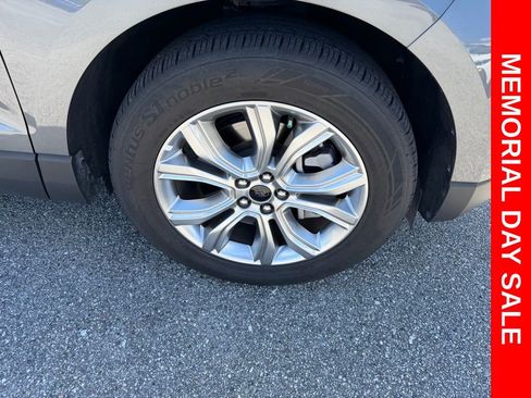 Used 2024 Ford Edge Titanium AWD/4WD image 4