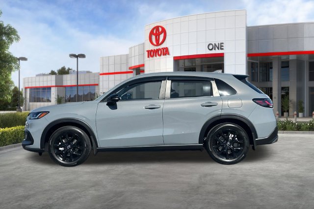 Used 2025 Honda HR-V Sport image 8