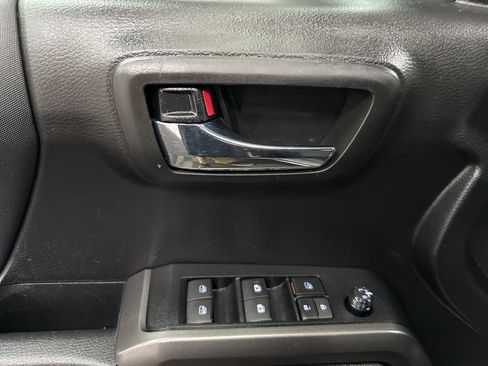 Used 2021 Toyota Tacoma TRD Off-Road image 21