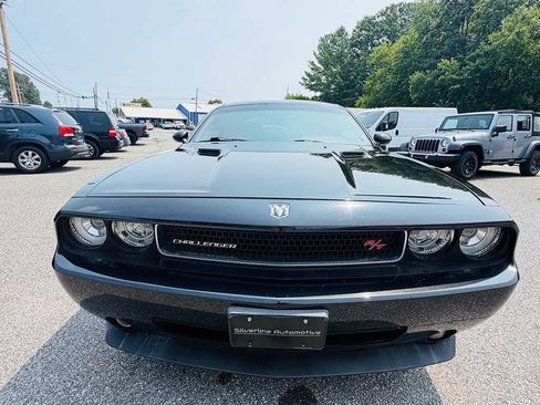 Used 2010 Dodge Challenger R/T RWD image 8