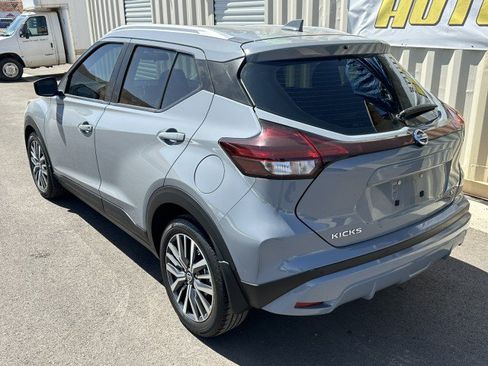 Used 2021 Nissan Kicks SV FWD image 2