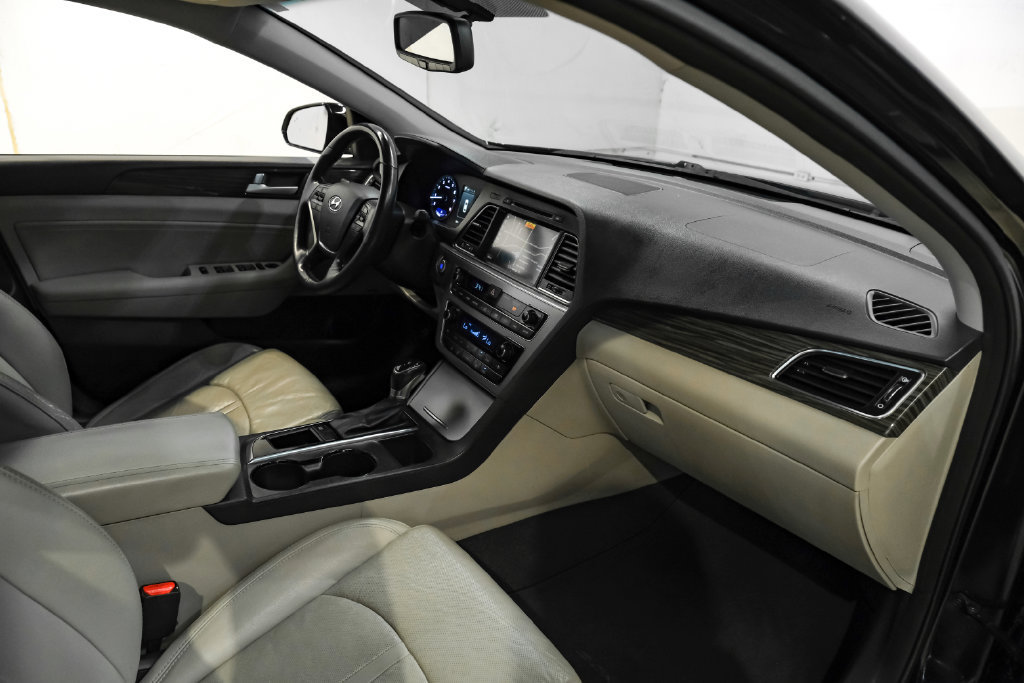 Used 2015 Hyundai Sonata Limited w/ Option Group 05 FWD image 14