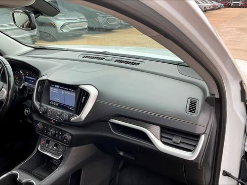 Used 2019 GMC Terrain SLT image 17