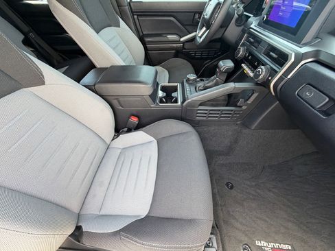 Used 2025 Toyota 4Runner TRD Off-Road image 35