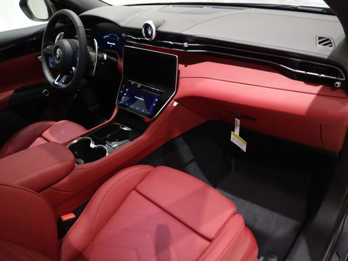 New 2025 Maserati Grecale Modena image 16