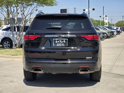 Used 2023 Chevrolet Traverse Premier w/ Redline Edition FWD image 13