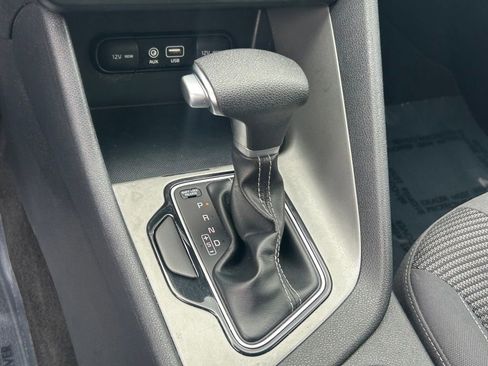 Used 2017 Kia Niro LX image 15