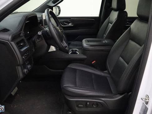 Used 2024 Chevrolet Suburban LT image 12