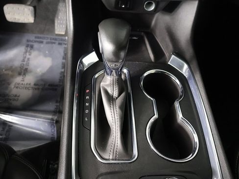 Used 2023 Chevrolet Traverse LT image 46