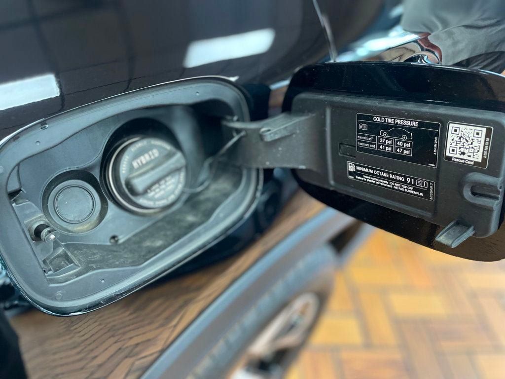 Used 2025 Mercedes-Benz GLC 350e 4MATIC image 21