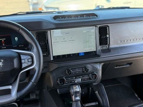 Used 2025 Ford Bronco Badlands AWD/4WD image 16