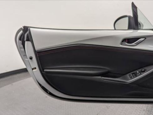 Used 2019 MAZDA MX-5 Miata Grand Touring w/ GT-S Package image 11