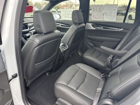 Certified 2023 Cadillac XT6 Premium Luxury AWD/4WD image 21