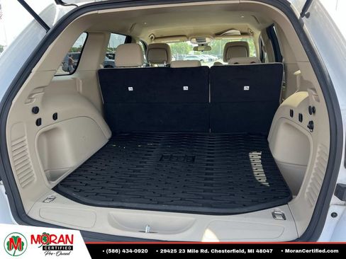 Used 2021 Jeep Grand Cherokee Laredo AWD/4WD image 12