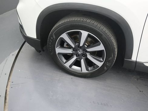 Used 2024 Honda Pilot Touring image 9