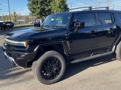 New 2026 GMC Hummer EV SUV w/ LPO, Roof Cross Rail Package AWD/4WD image 71