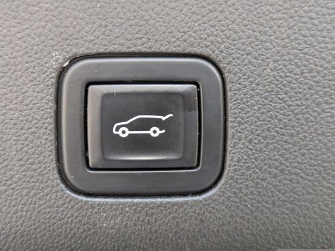 Used 2021 Cadillac Escalade Sport w/ Driver Assist Tech Package image 15