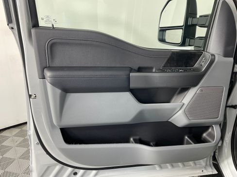 New 2026 Ford F250 XLT w/ XLT Premium Package AWD/4WD image 9